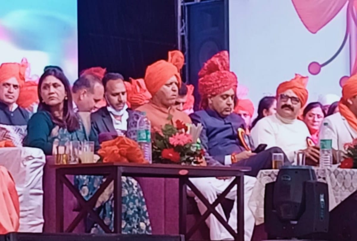 mandi shivratri 2022: CM  Jairam Thakur announces 100 percent increase in honorarium of Bajantris and 33 percent Nazrana of deities