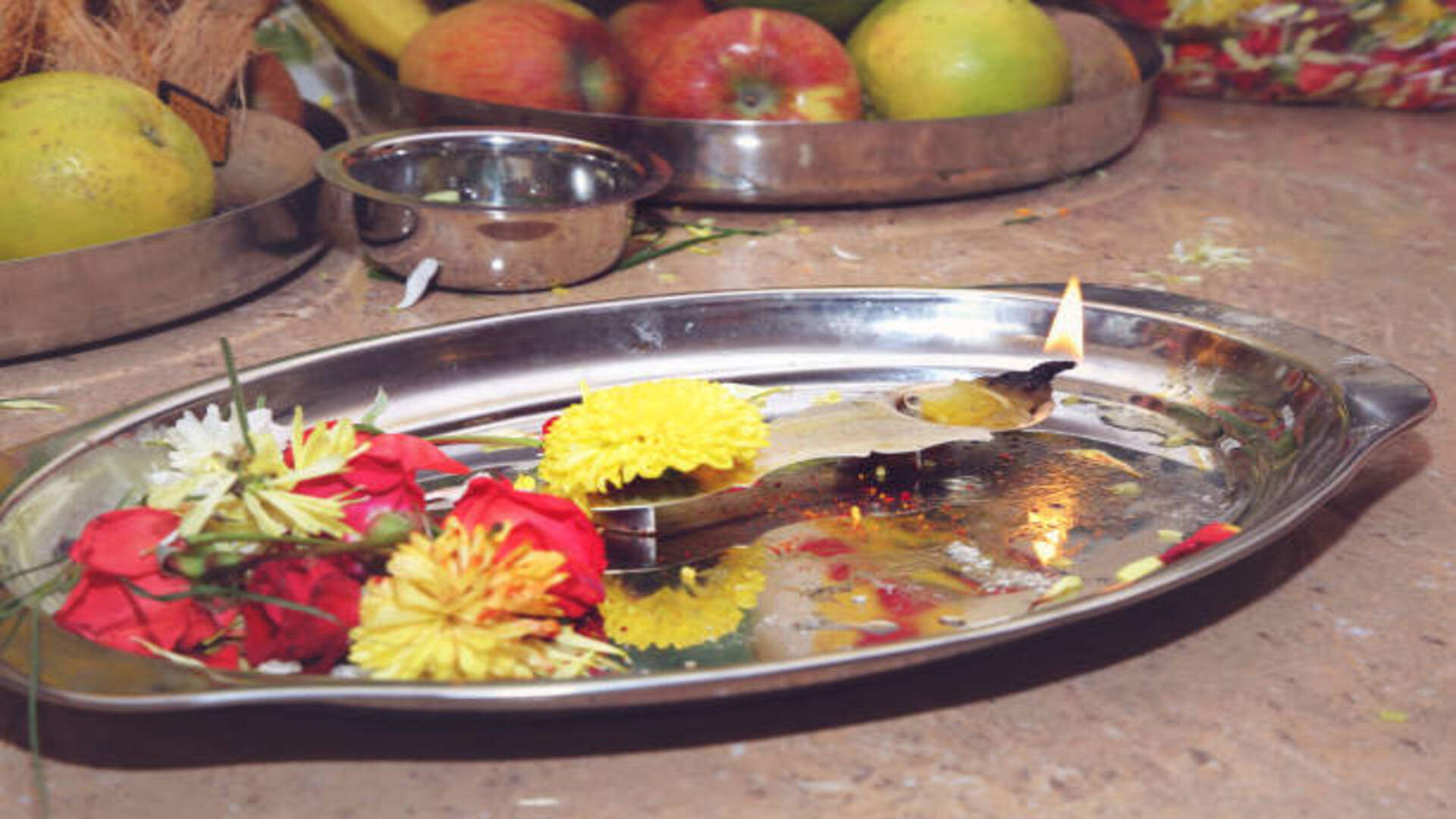 Guruwar ke Upay do these remedies on Thursday to get money and prosperity in life