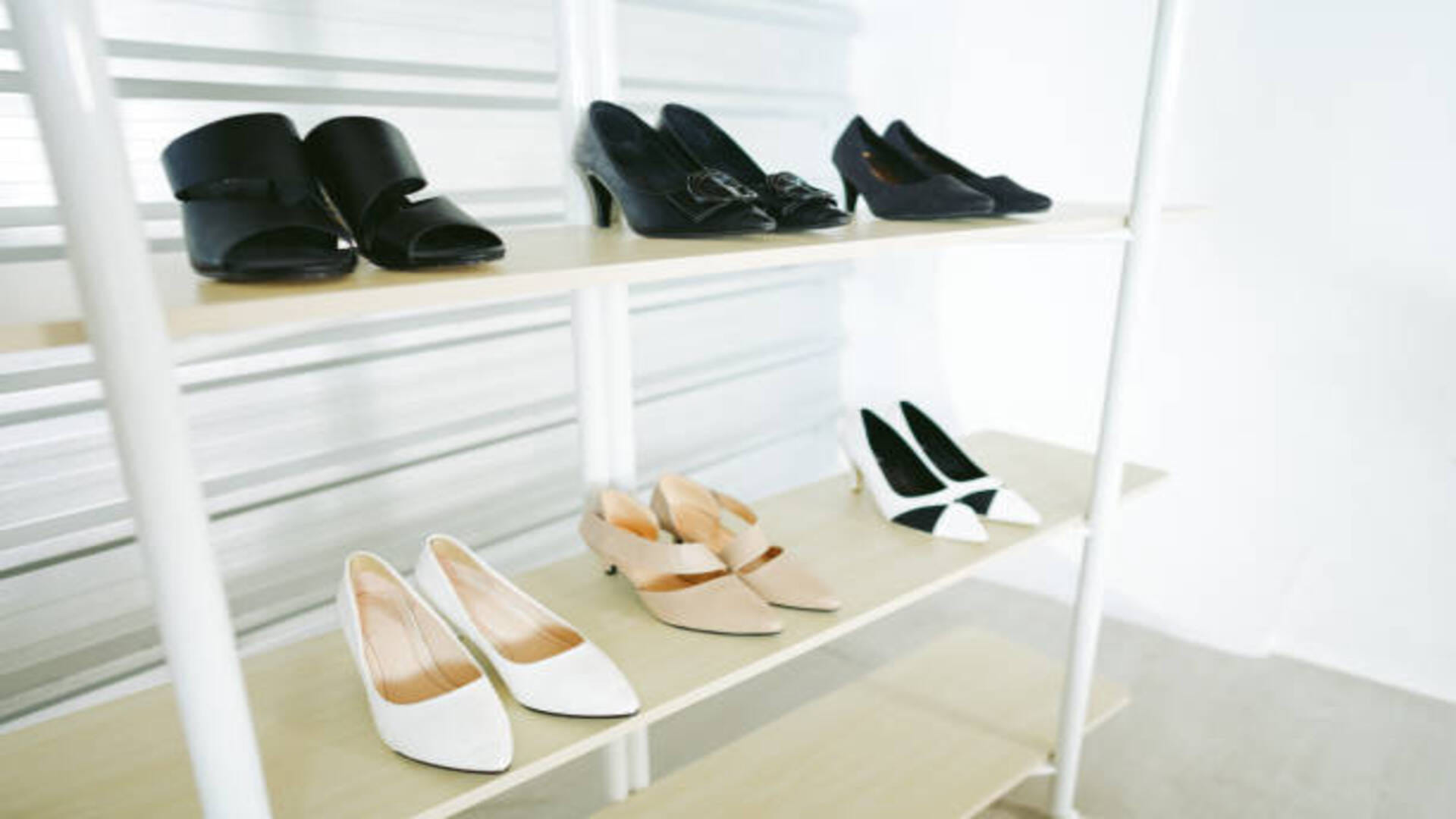 vastu tips where should be the place to keep shoes and slippers in the house know in hindi