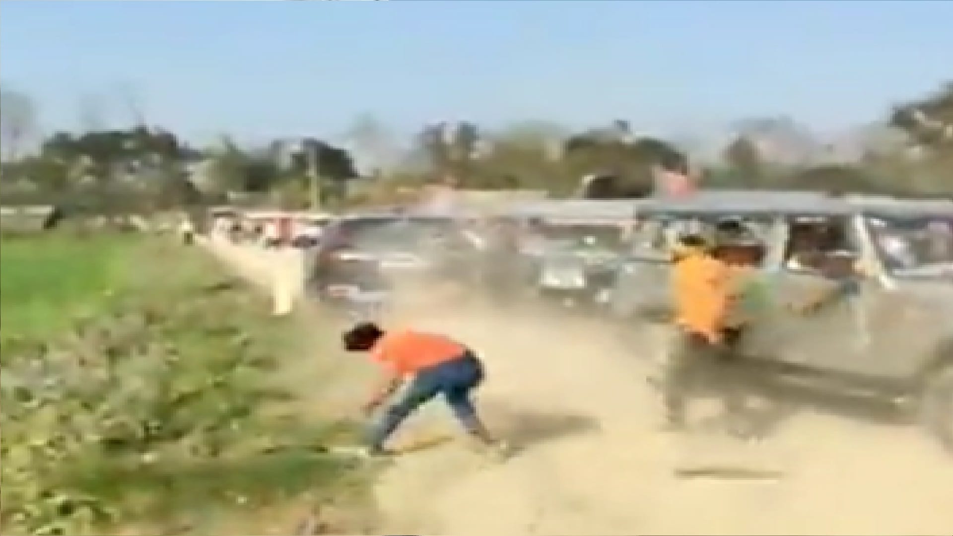 Swami Prasad Maurya convoy attacked in Fazilnagar BJP and Samajwadi Party workers clash