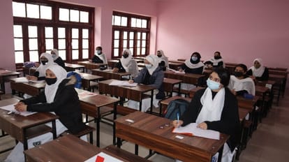 only 22 percent schools has jammu kashmir facilities how to run smart class and ict lab