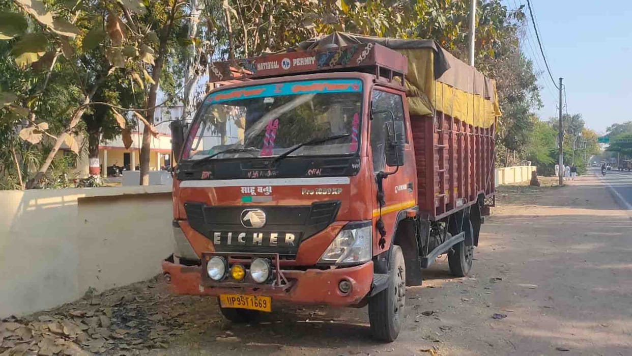 Eight lakh looted from merchant in Mahoba