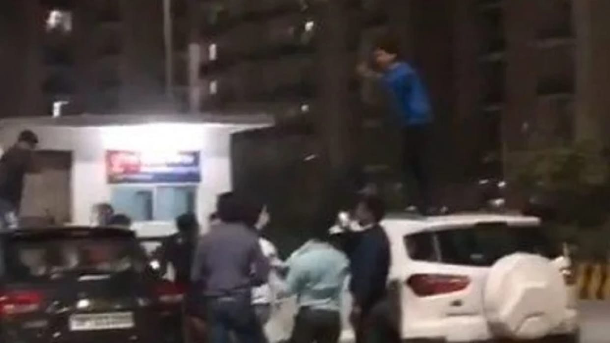 noida police arrested 5 drunken people dancing on car tweeted will be jail ready bail  