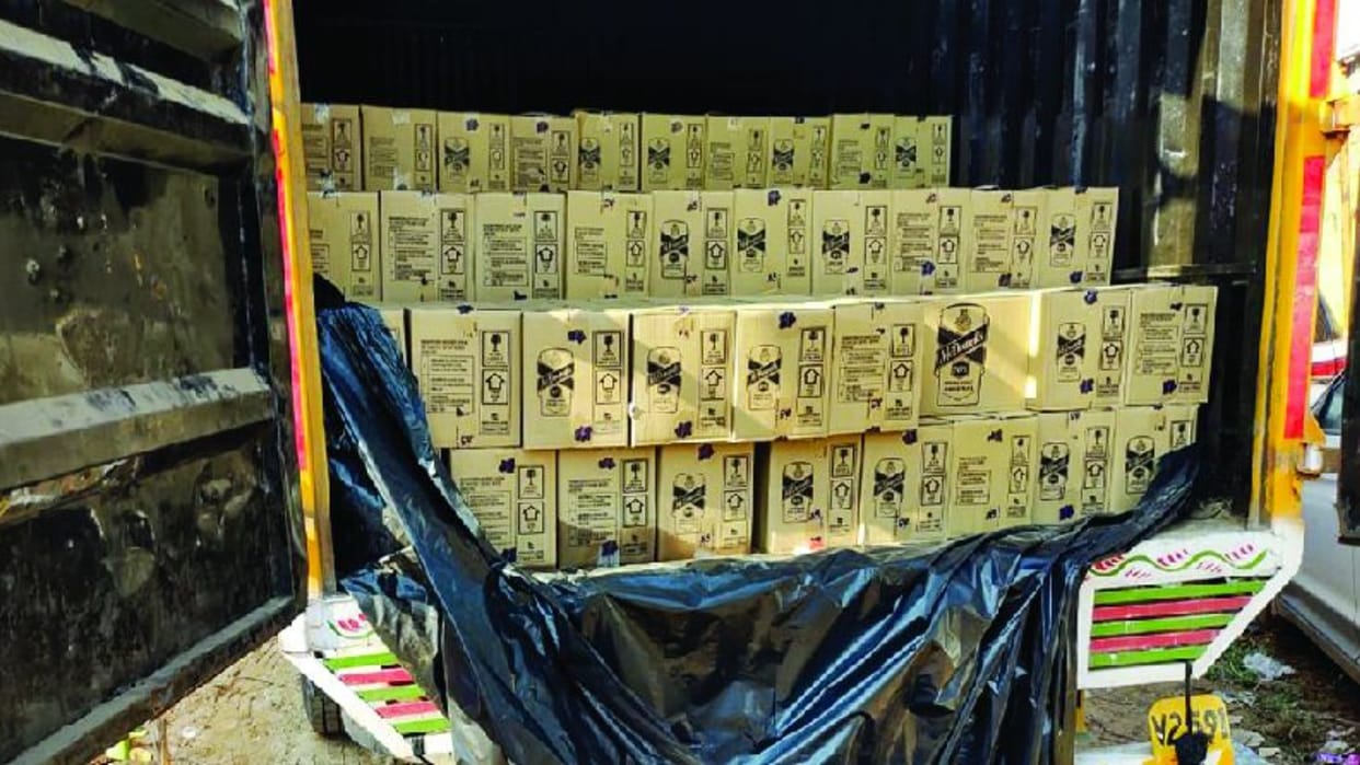 Bihar Liquor is being supplied using plywood door as a box seized in large quantity