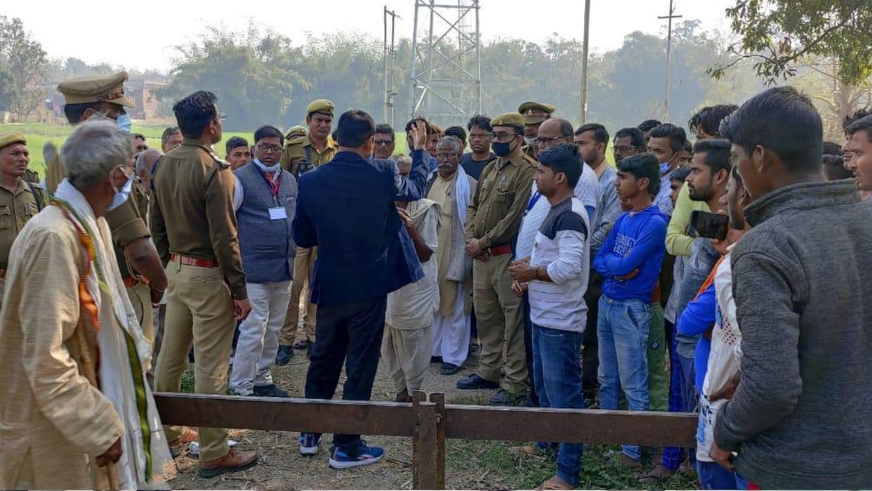 Villagers boycott UP Election 2022 voting due to road closure in Maharajganj