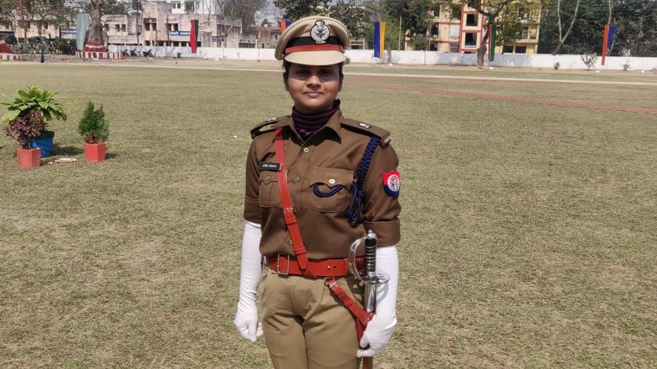 aditi srivastava of kotdwar completed the training of jail superintendent took oath of office and secrecy
