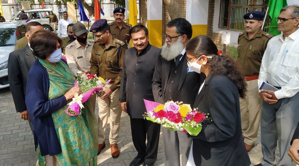 Separate way should be made in the court premises for the bus of prisoners: Justice Jayshree Thakur