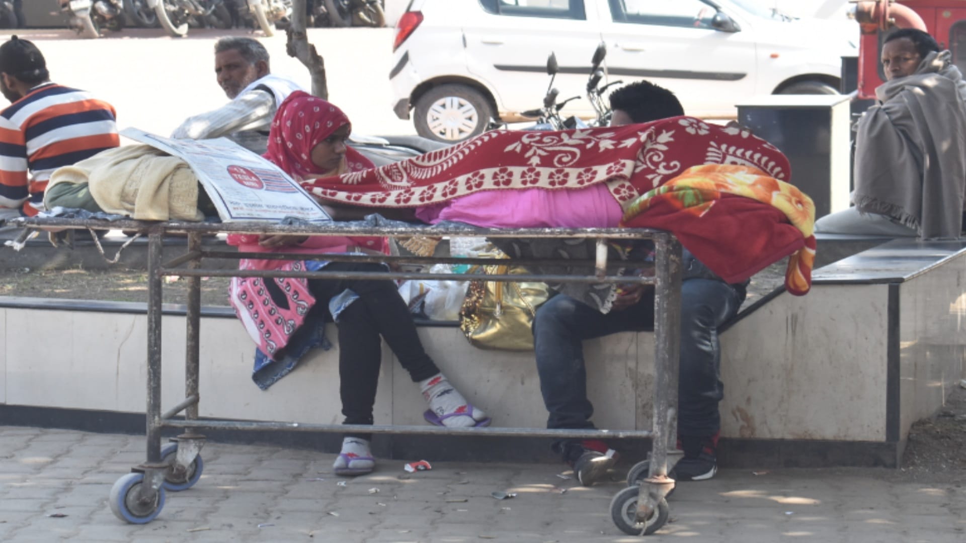 Meerut Hospitals lift do not take patients, stretchers are locked