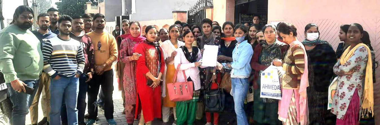 Slogans of able youth for demand of experience certificate