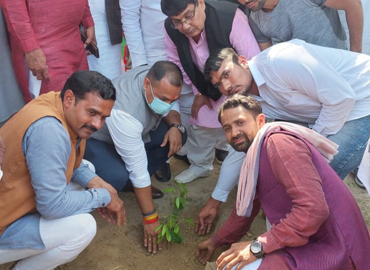 Yagya and plantation on the death anniversary of Mahasaya Shripal Arya