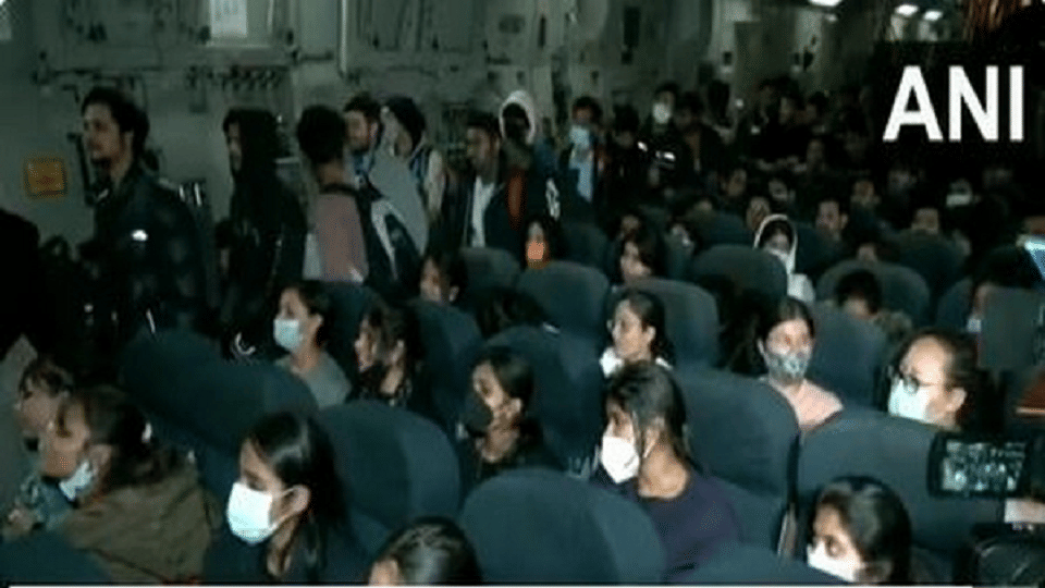 Russia Ukraine War: Indian Stranded in Ukraine evacuation under Operation Ganga So far 17000 people returned India