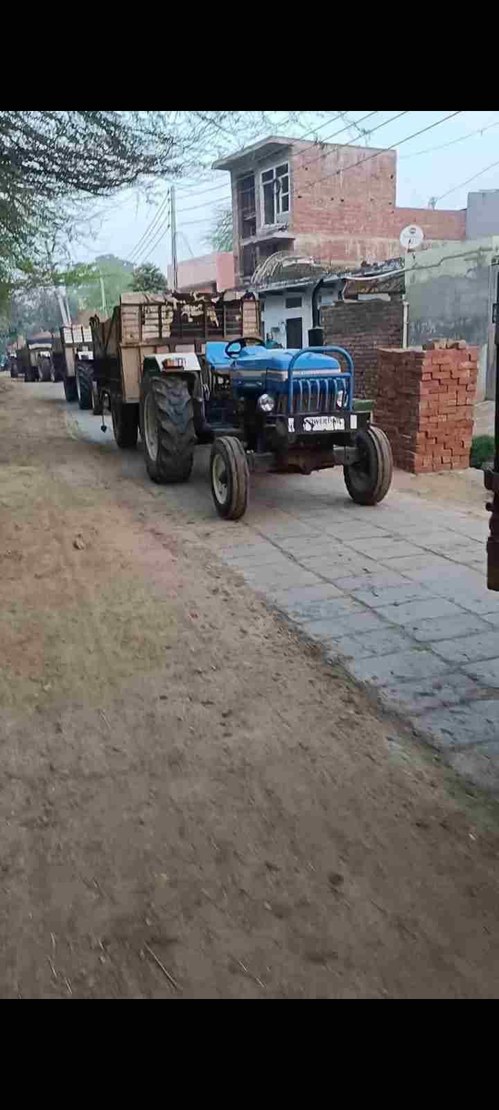 Police action against illegal miners, 10 tractor-trolleys seized