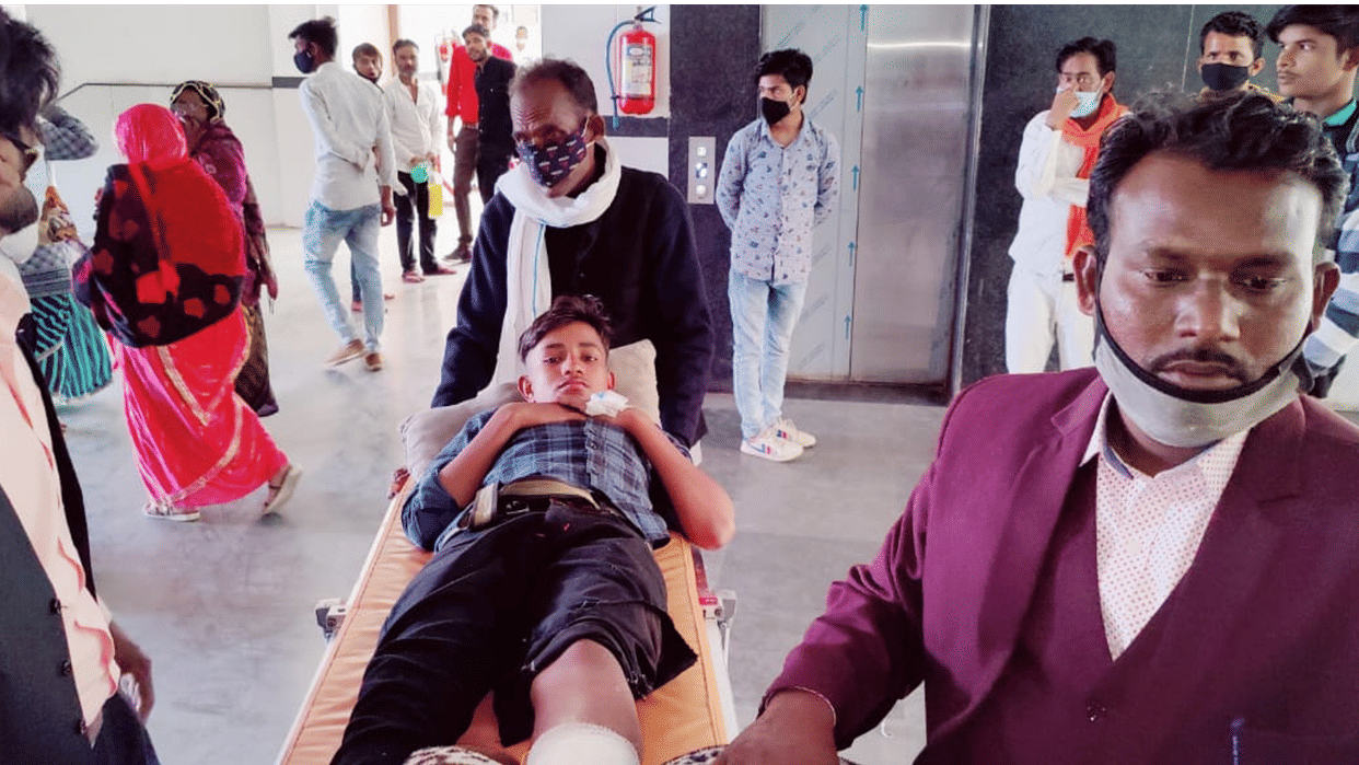 In Chhatarpur, a minor dancing in the procession was kicked by a horse, broken leg