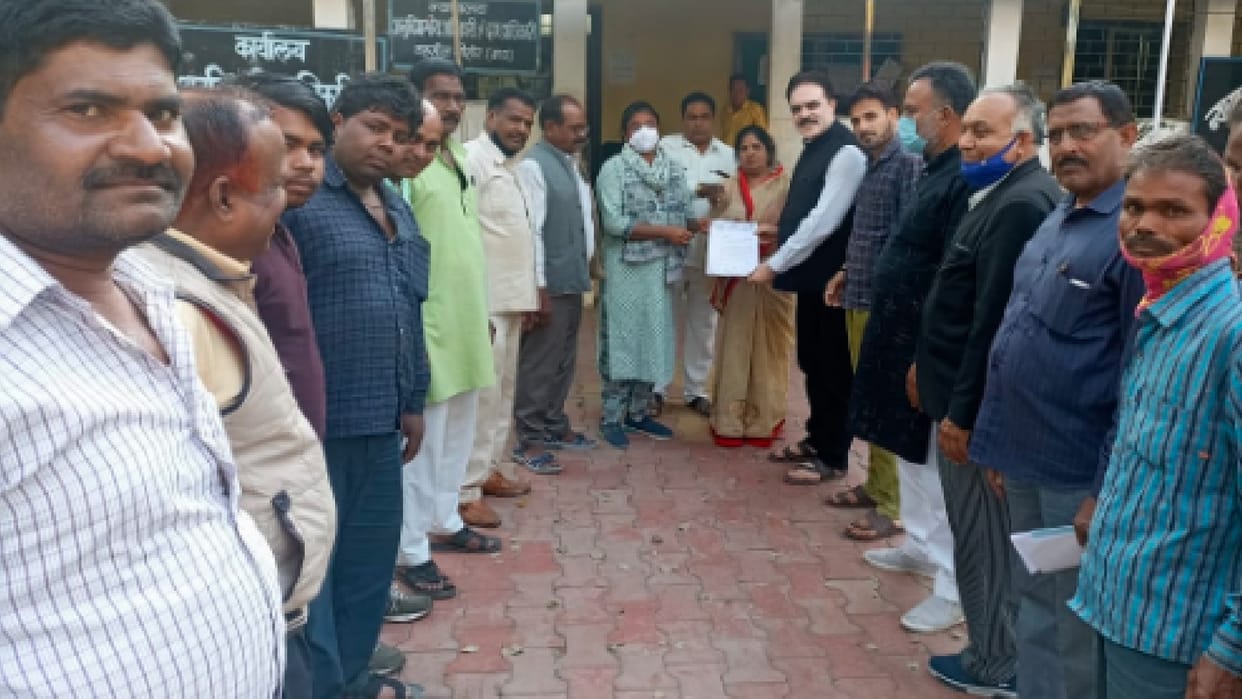 Sehore: The families of the deceased people did not get financial help from Corona, Congress submitted memorandum