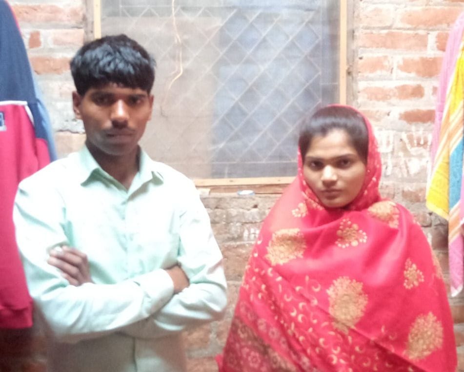 Newly married woman returning home and her brother robbed