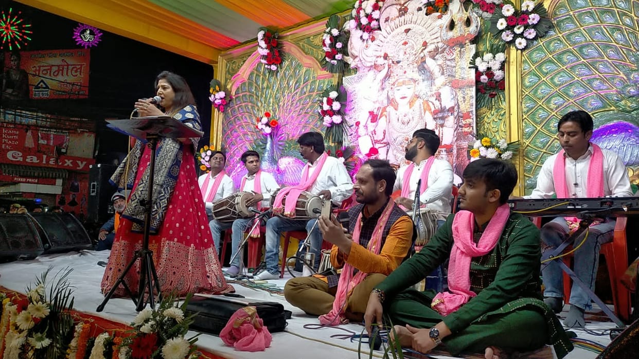Devotees danced a lot after listening to the hymns on Mahashivratri
