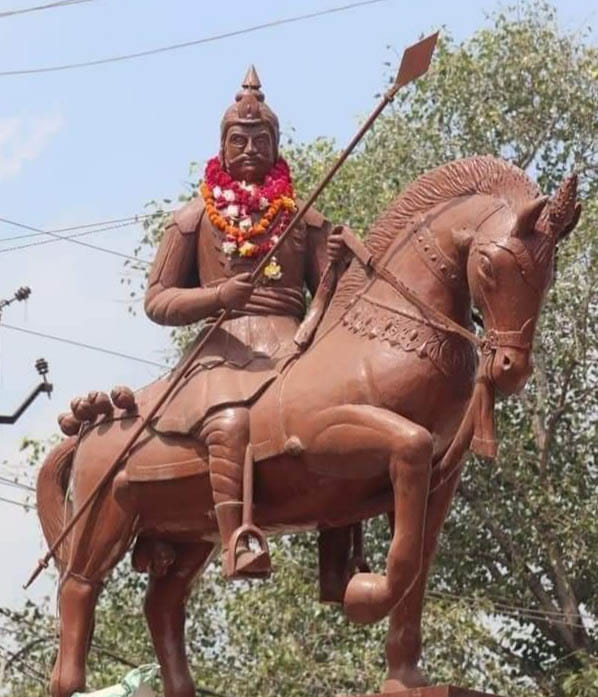 Maharana Pratap's statue demolished due to truck collision