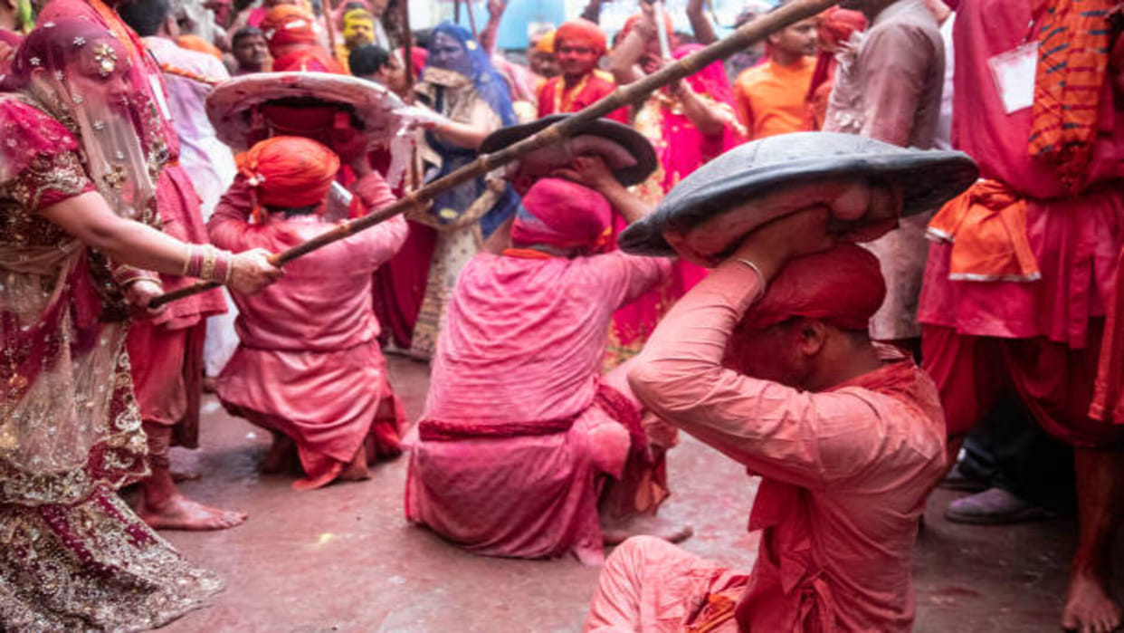 Lathmar Holi 2022 date in barsana vrindawan know how this tradition started