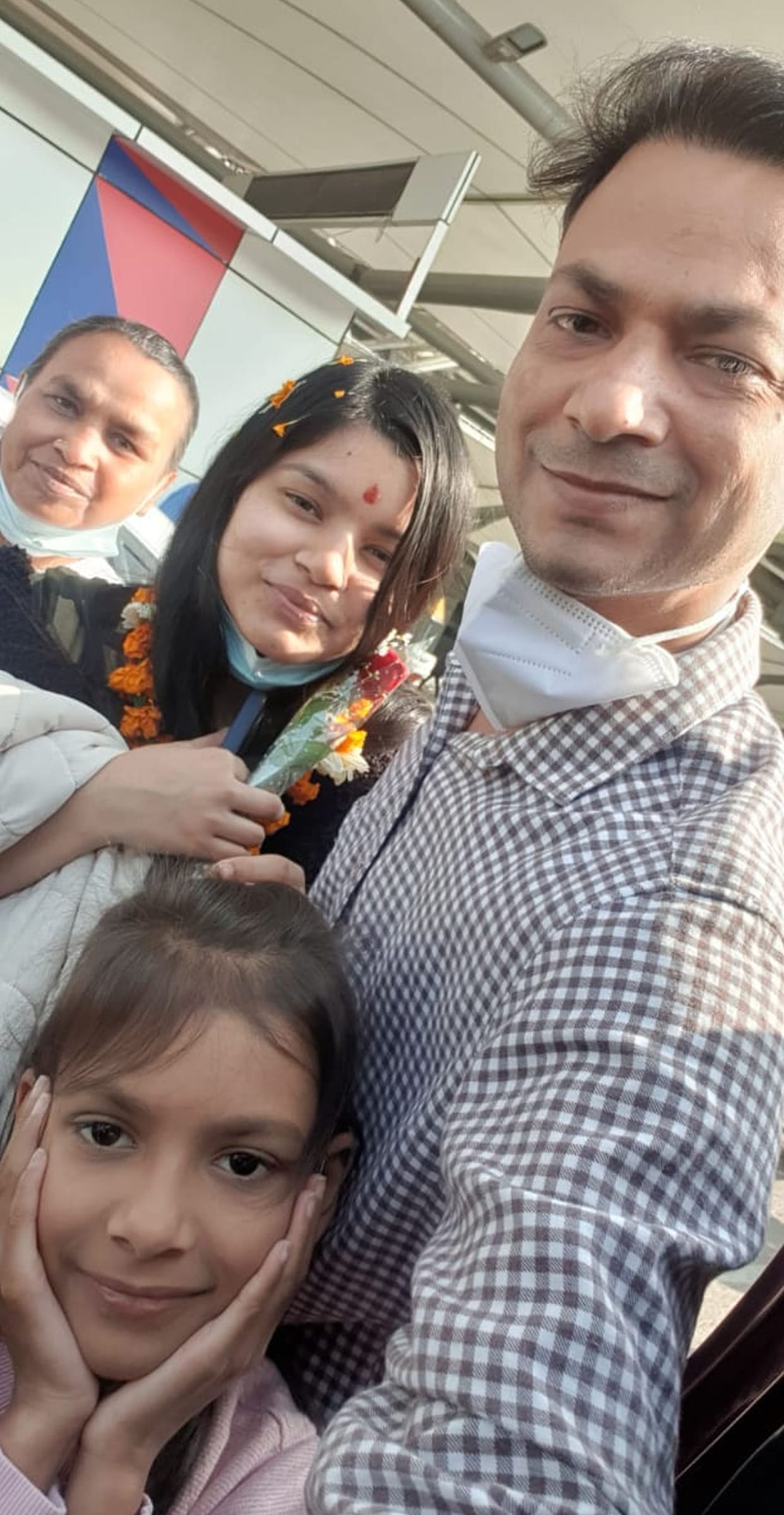 Tears spilled on seeing students returned from Ukraine