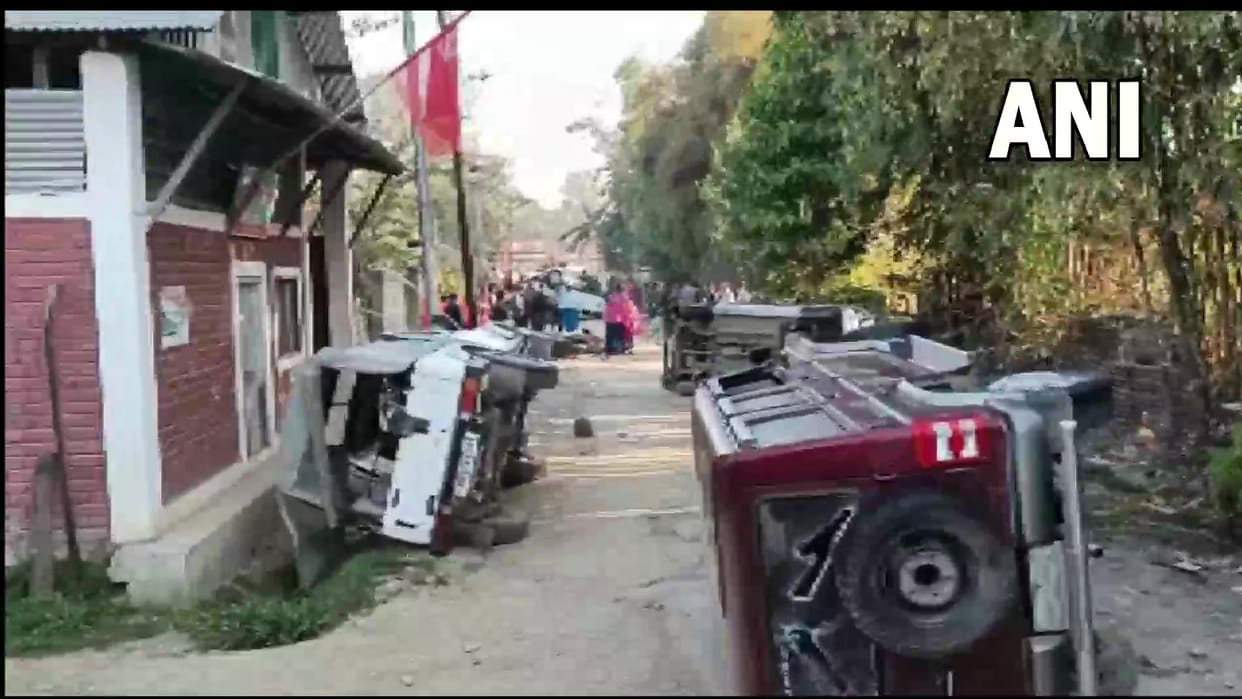 Manipur Elections 2022 Update Clash broke out between Congress and BJP workers in Kakching Khunou ahead of the second phase poll