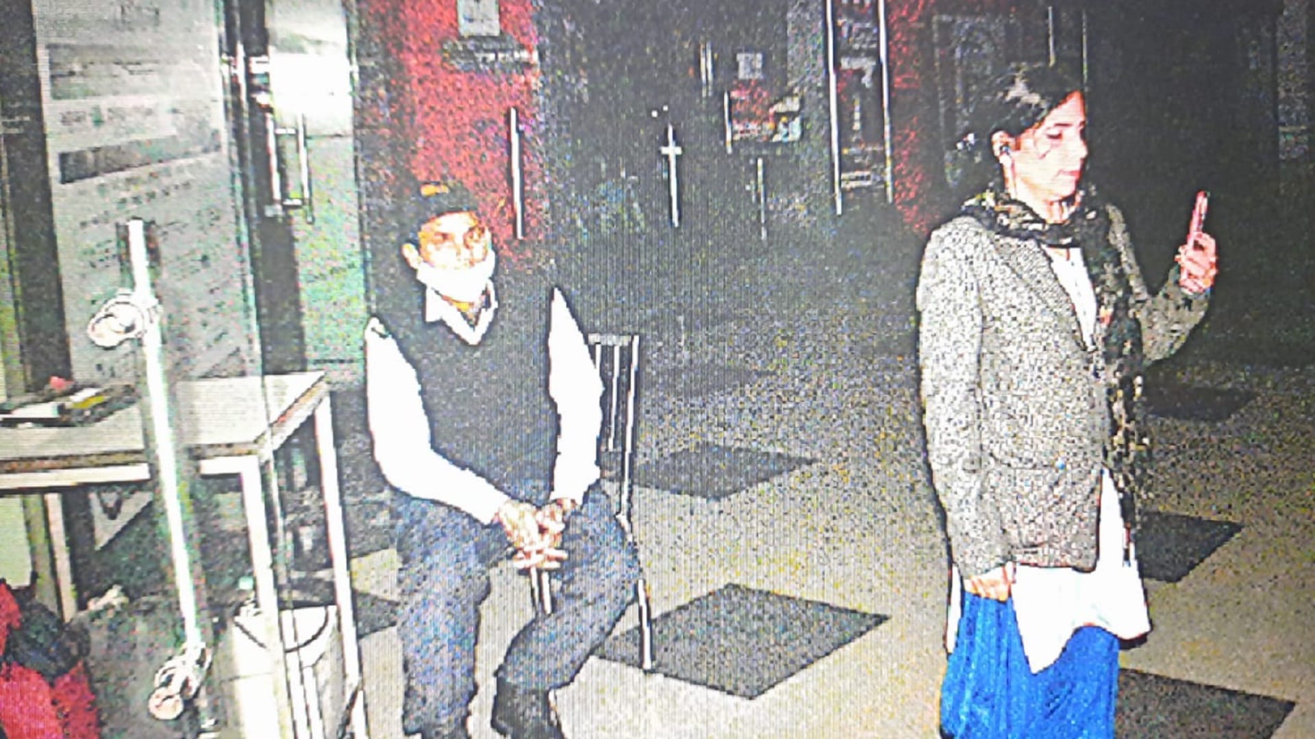 Meerut News: Chiller plant line explodes in Shopricks mall  people are scared of the dark