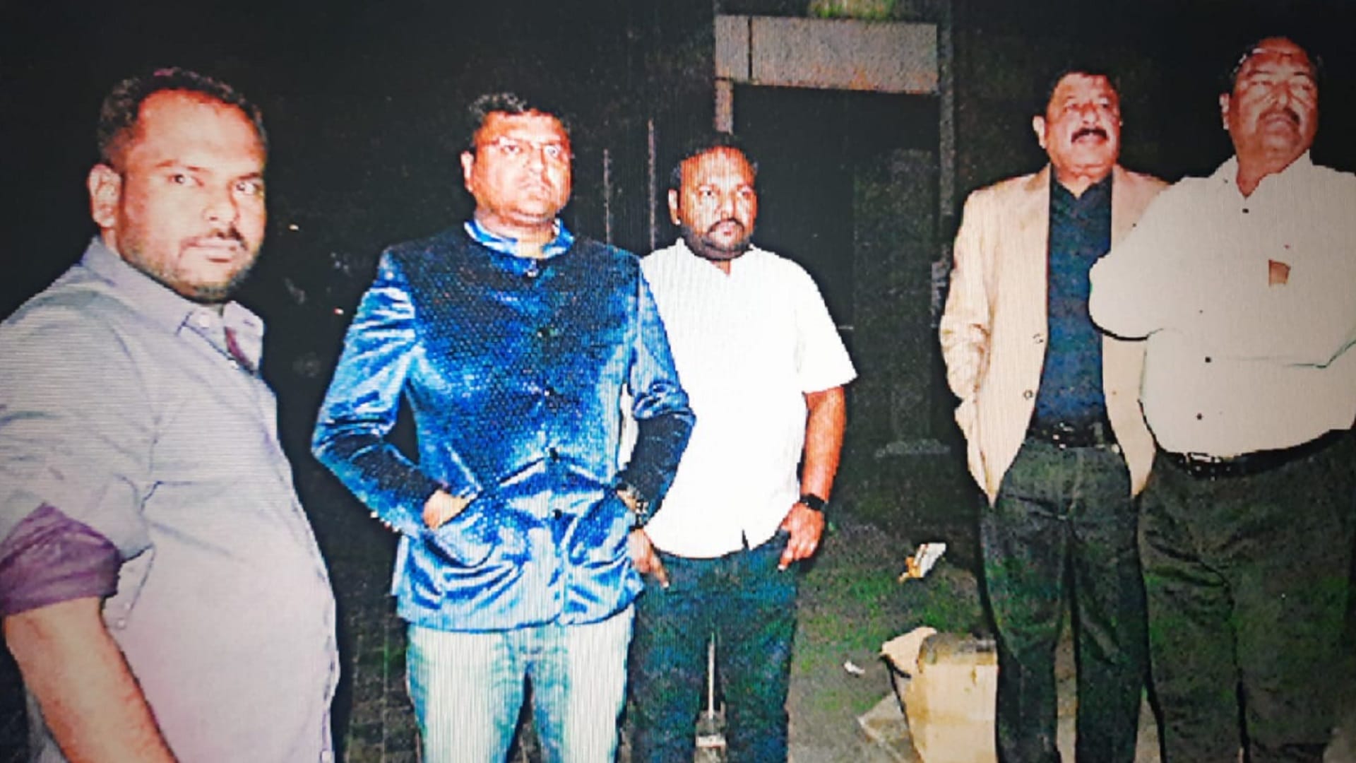 Meerut News: Chiller plant line explodes in Shopricks mall  people are scared of the dark