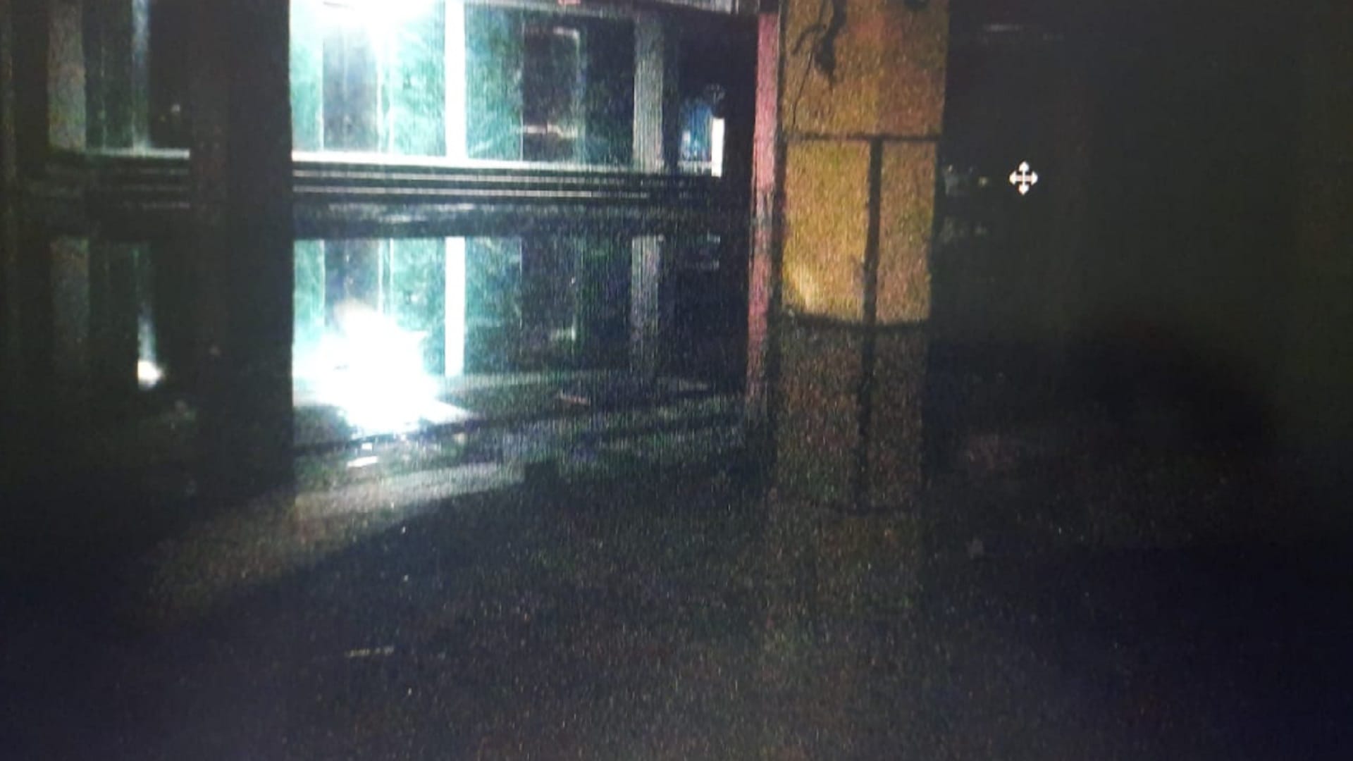 Meerut News: Chiller plant line explodes in Shopricks mall  people are scared of the dark