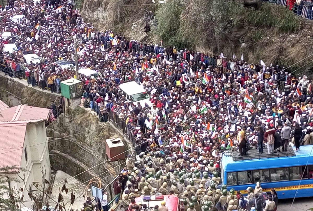 Himachal govt employees protest for old pension scheme in shimla
