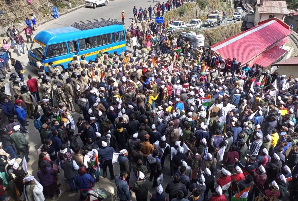 Himachal govt employees protest for old pension scheme in shimla