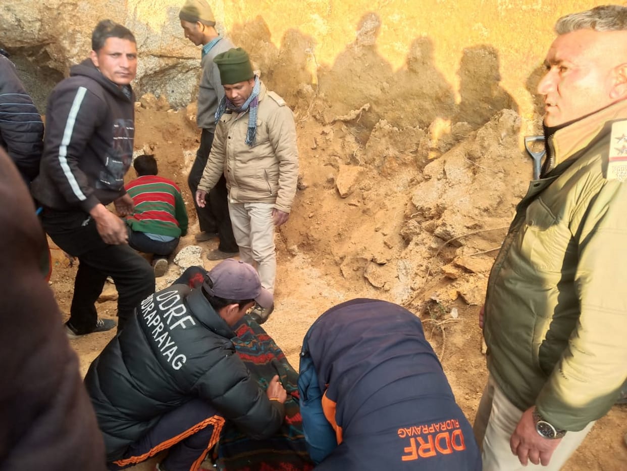 Accident in Rudraprayag: Three women died in Chirbatiya due to being buried in the soil, SDRF team reached the spot
