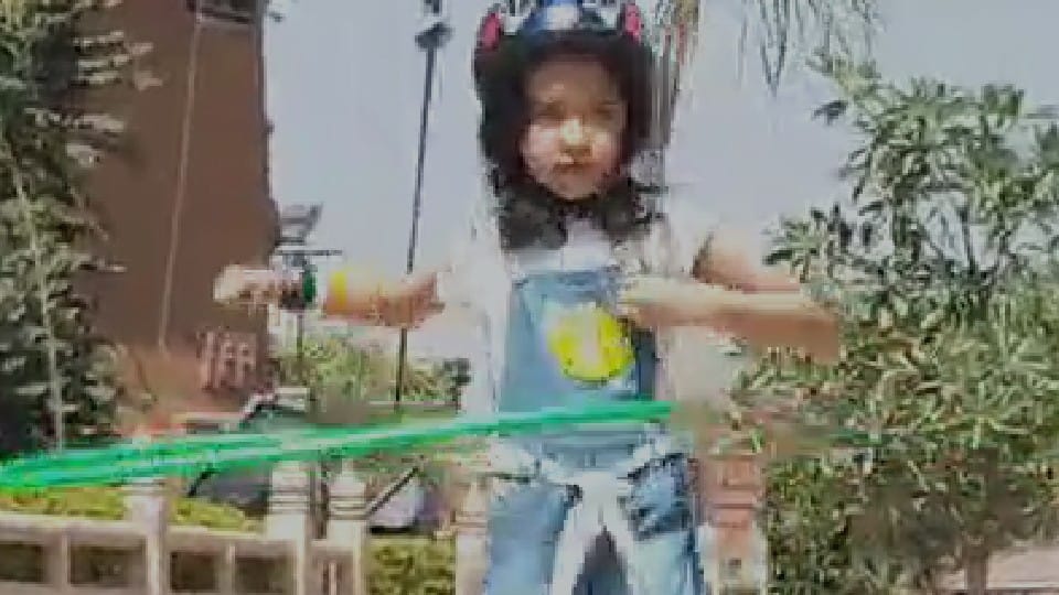 Rajasthan news Preesha did 140 on hula hoop with skating in one minute she entered the Golden Book of World Records 