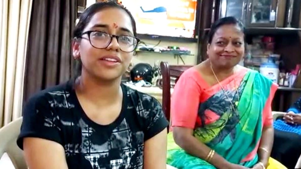 agra medical student rashi gupta returns from ukraine