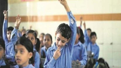 कॉन्वेंट को टक्कर देंगे सरकारी स्कूल: 12 सप्ताह तक बच्चों में पढ़ाई के लिए जगाई जाएगी रुचि, फिर भेजेंगे स्कूल government counsel school students will trained like private school