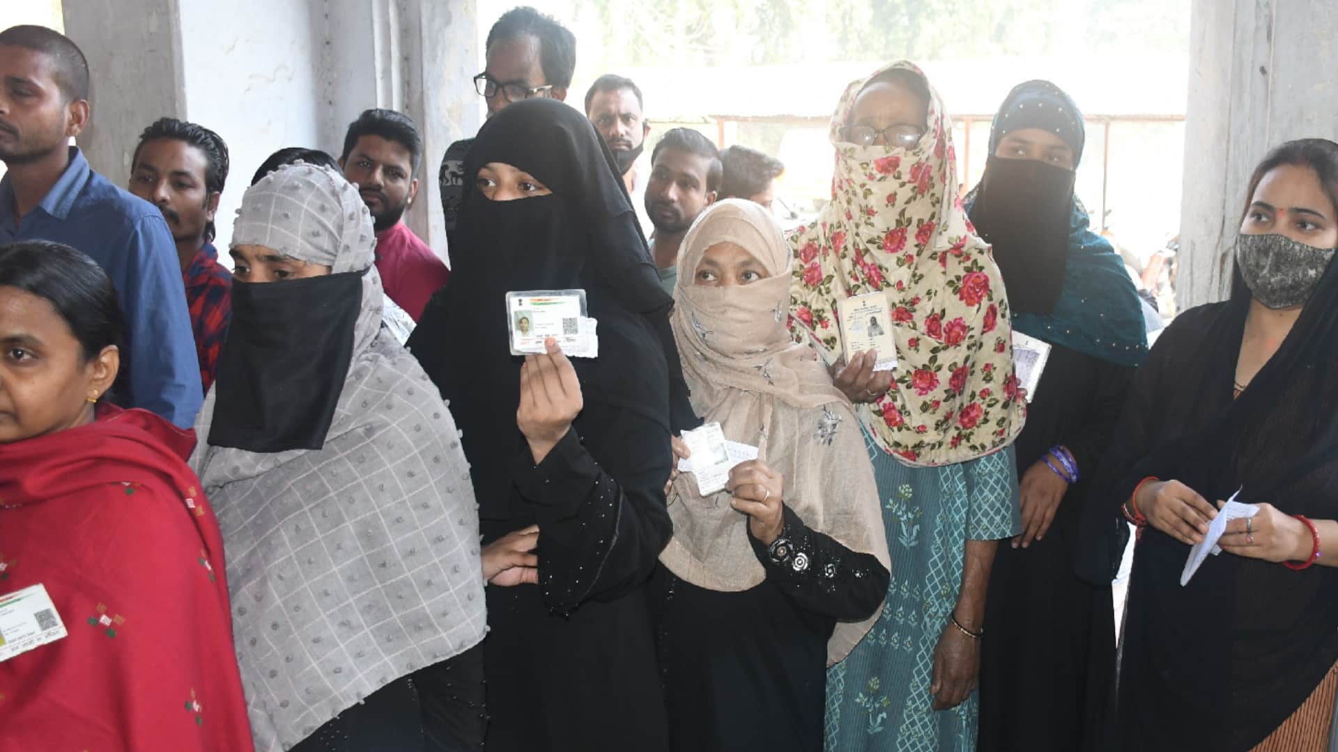 57 percent vote polling in Gorakhpur between promptness and silence