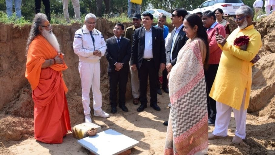 People should respect the nation by treating it like a god: Swami Dharmadev