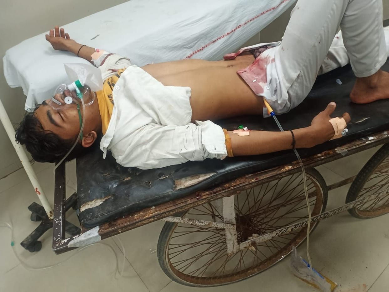 11th student stabbed a classmate in an argument over sitting on the bench