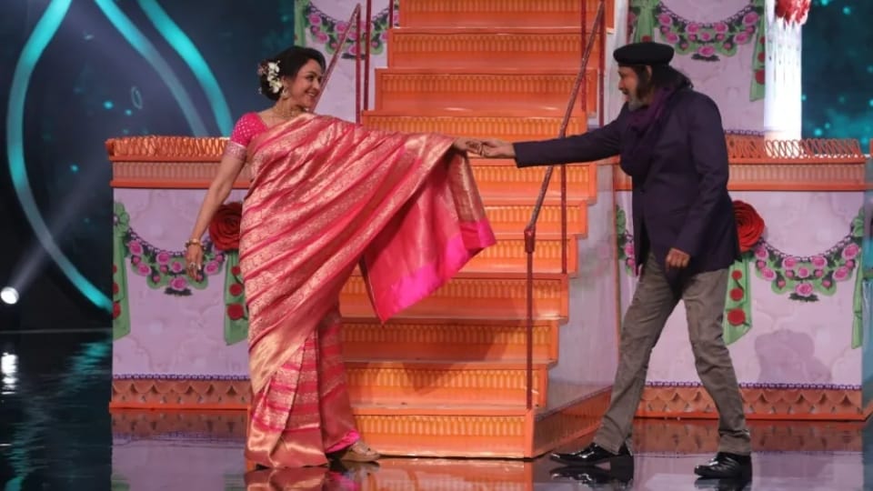 Hunarbazz Hema Malini did a romantic dance with Mithun Chakraborty video viral
