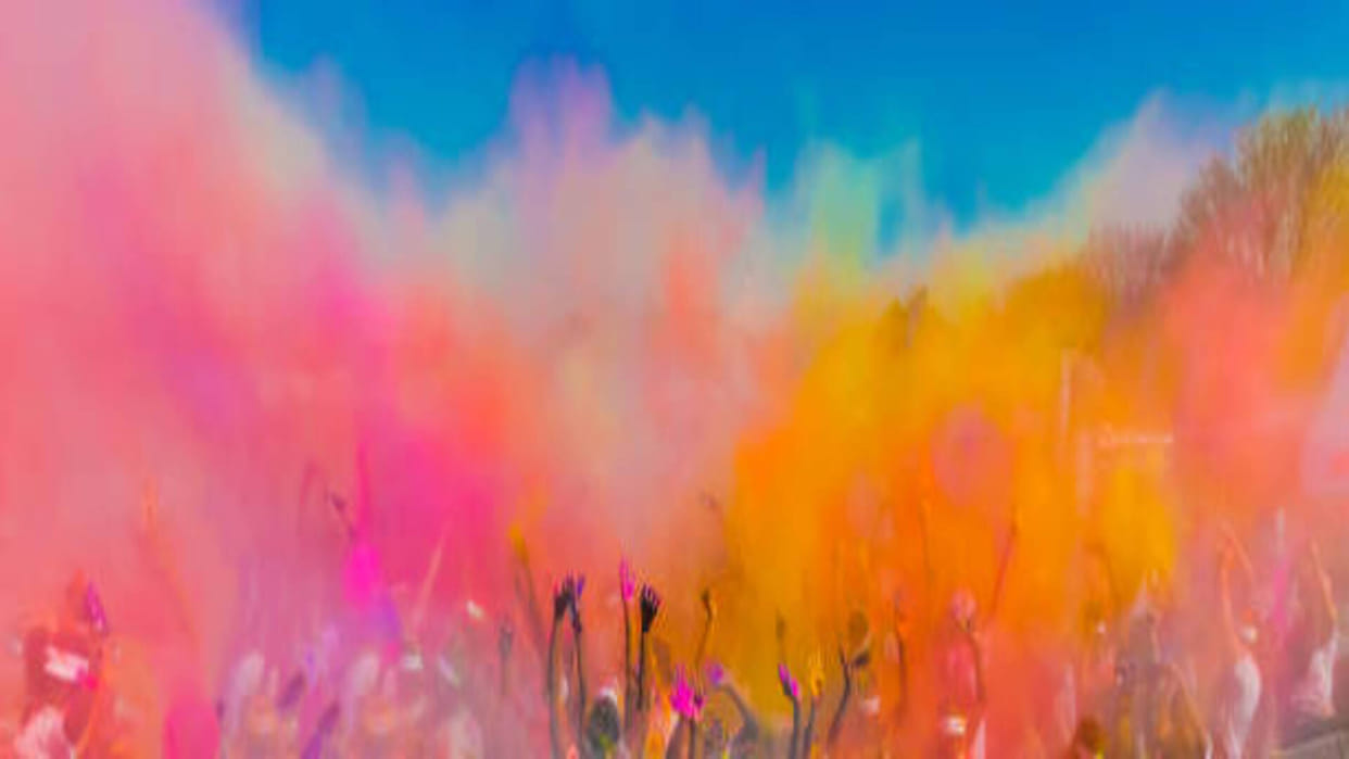Students returned from Ukraine happily play holi in india