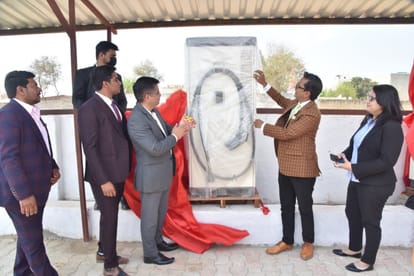 Electric Vehicle Charging Station in Delhi NCR India's largest Electric Vehicles charging station inaugurated by National Highways for EV in Gurugram sector 86 Haryana ev charging station ev chargers in india electric vehicles in india