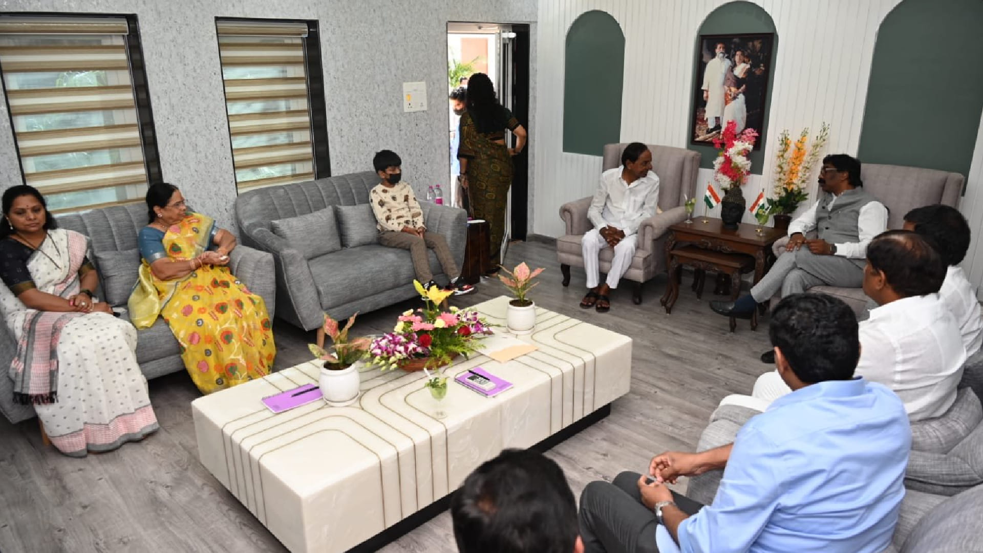 k chandrasekhar rao KCR Hemant Soren Meeting Political Photos Jharkhand Narendra Modi Mamata Banerjee Update