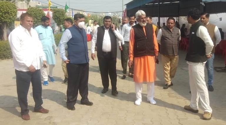 Government serious for upliftment of poor families: Gogia