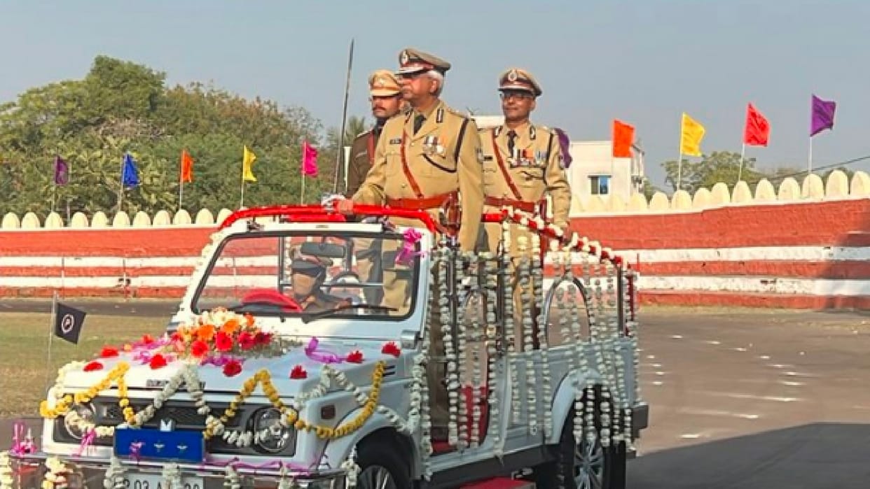 Bhopal: Respected farewell to Director General of Police Vivek Johri, Sudhir Saxena took over as DGP