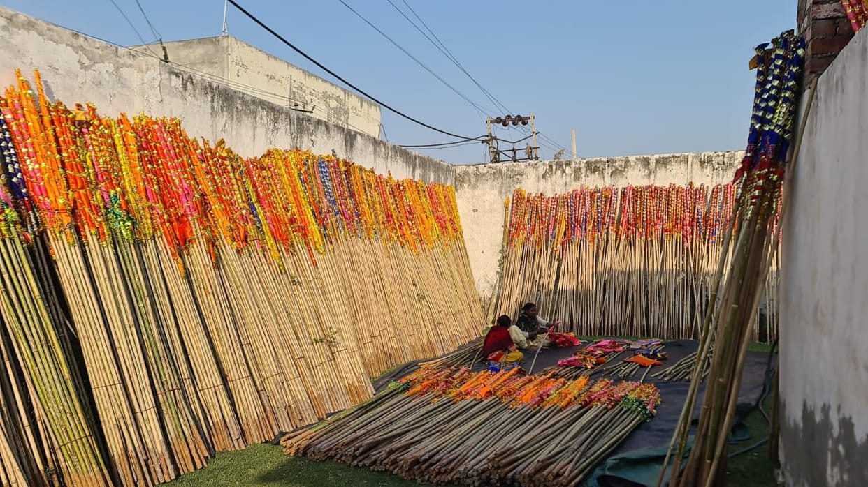 Vrindavan Trust prepared 11 thousand flags for Khatu Shyam Yatra