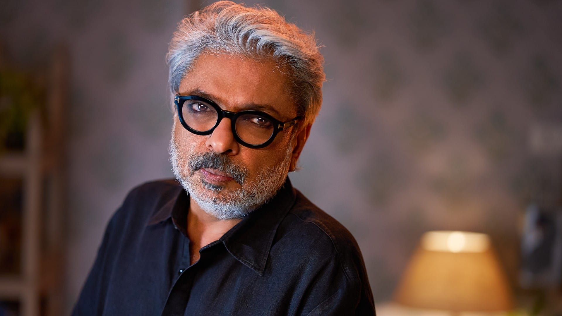 Sanjay Leela Bhansali shouts at female worker during press interview before release of gangubai kathiawadi