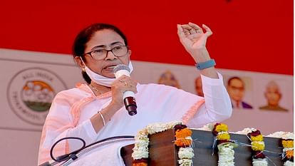 West Bengal CM Mamata Banerjee got injured in her left knee bed rest for 10 days
