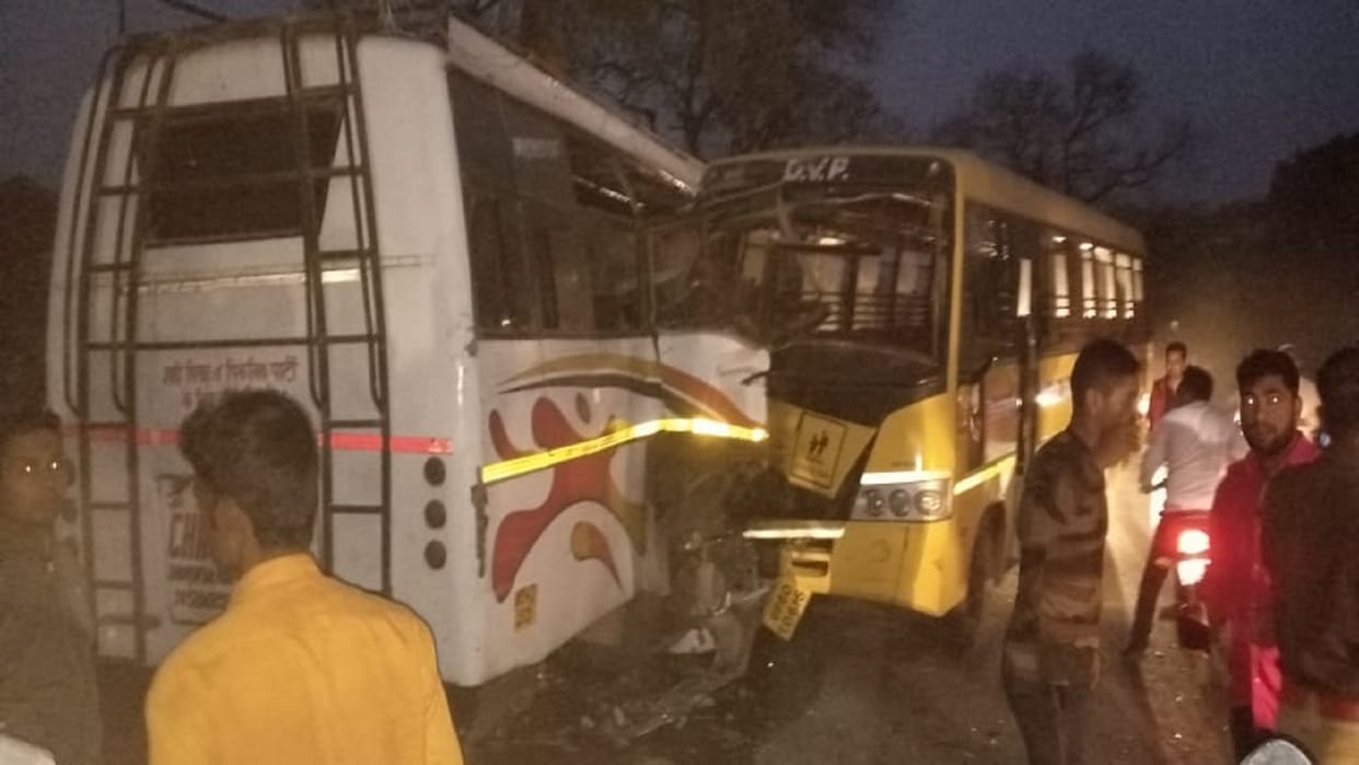 Accident in mau Four including a soldier died in a face-off between two buses