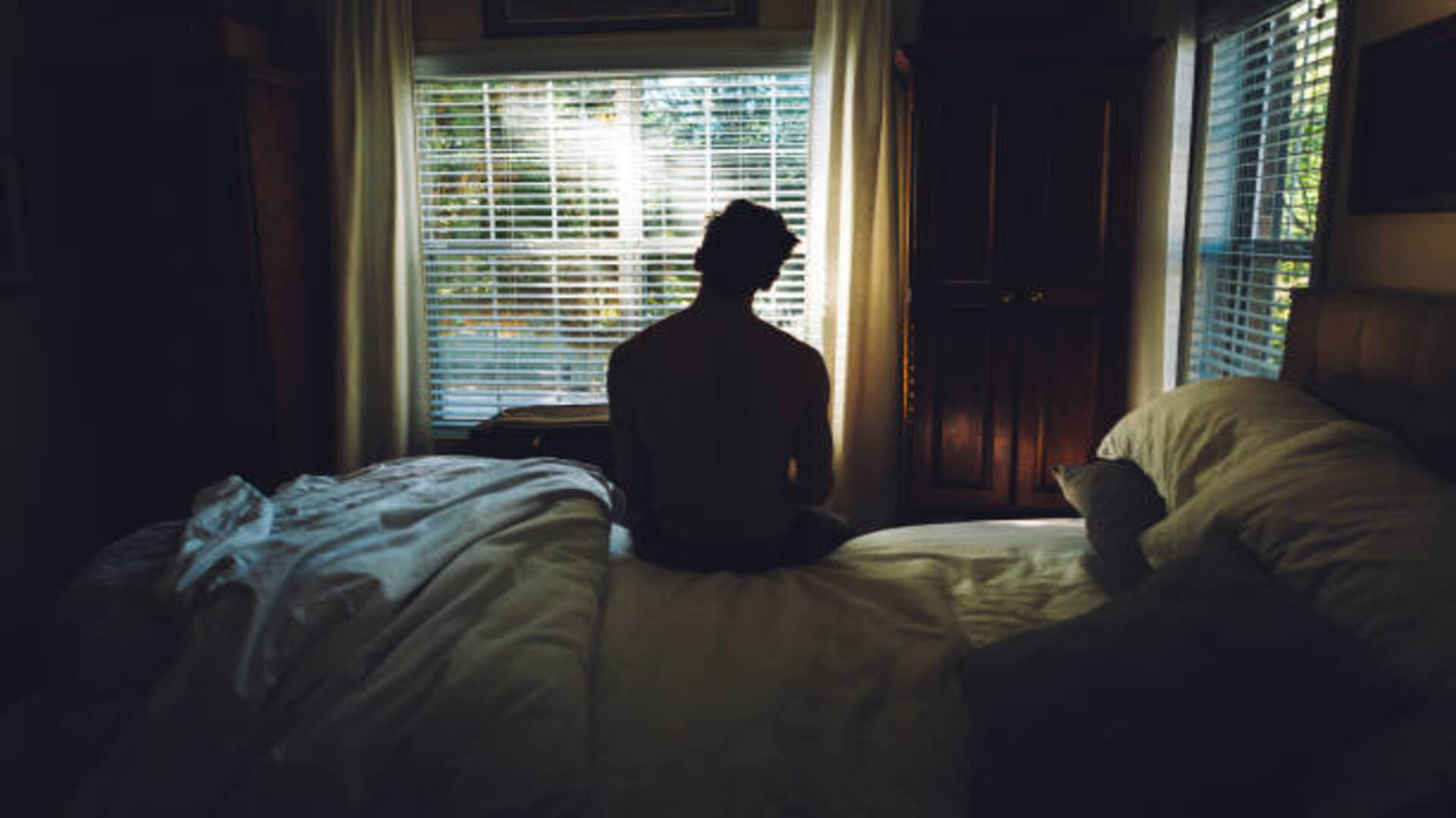 Vastu Tips for Success and Fame Keep These Things in Mind While Sleeping