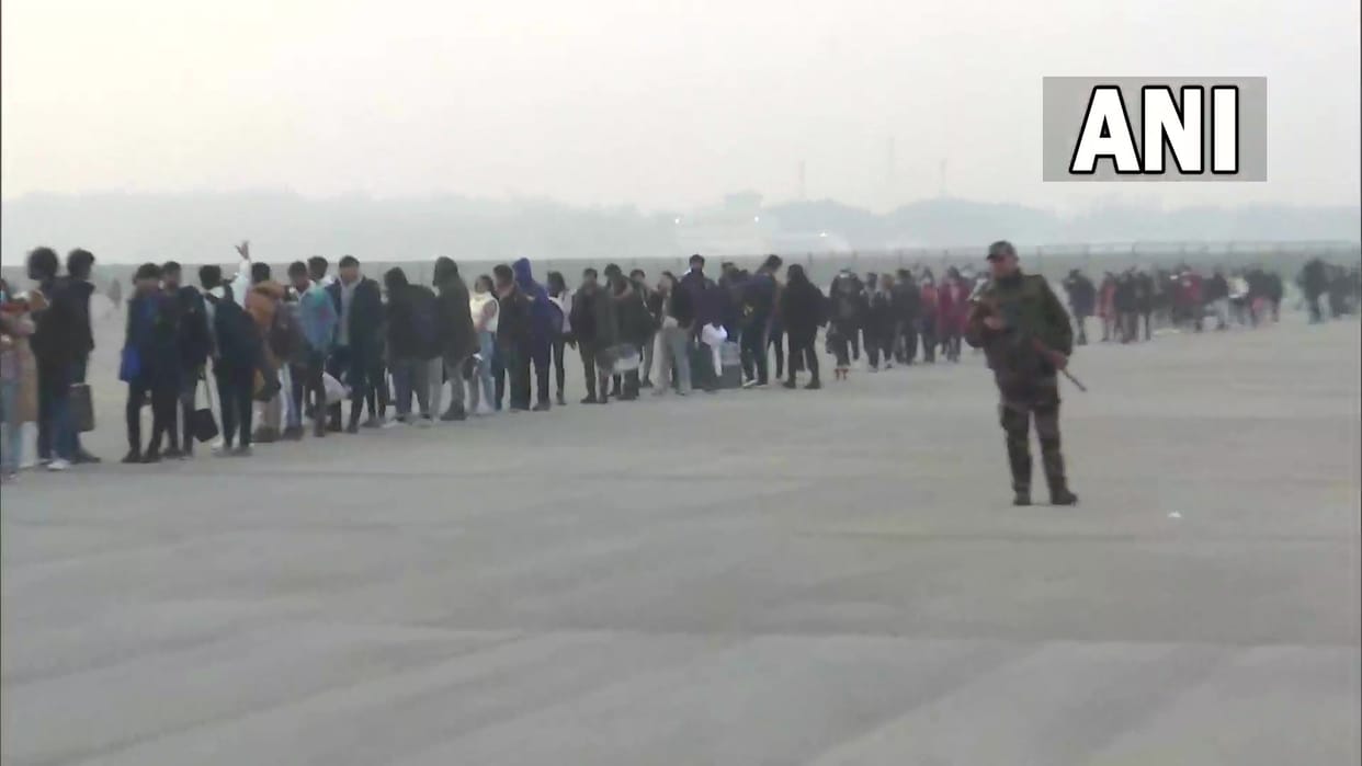 russia ukraine war Operation Ganga Students reached Hindon Air Base, Union Minister of State Ajay Bhatt welcomed