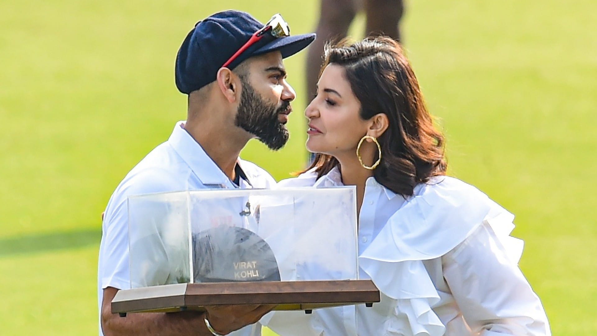 Virat Kohli Special test in photos kohli hugged Anushka after getting 100th test crowd cheered