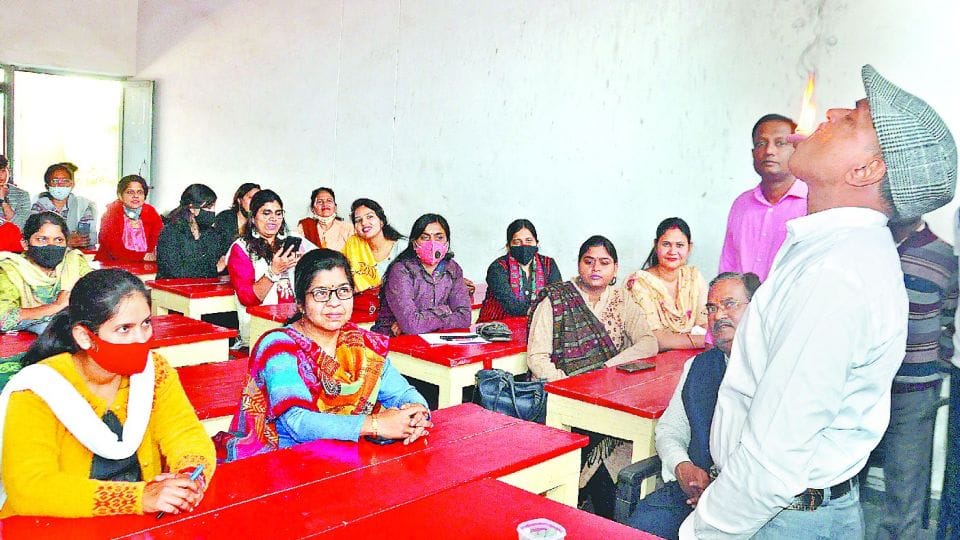 Scientific Explanation of Miracles on Eradication of Superstition workshop held in agra